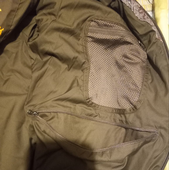 Under Armour Coat - Picture 12 of 14